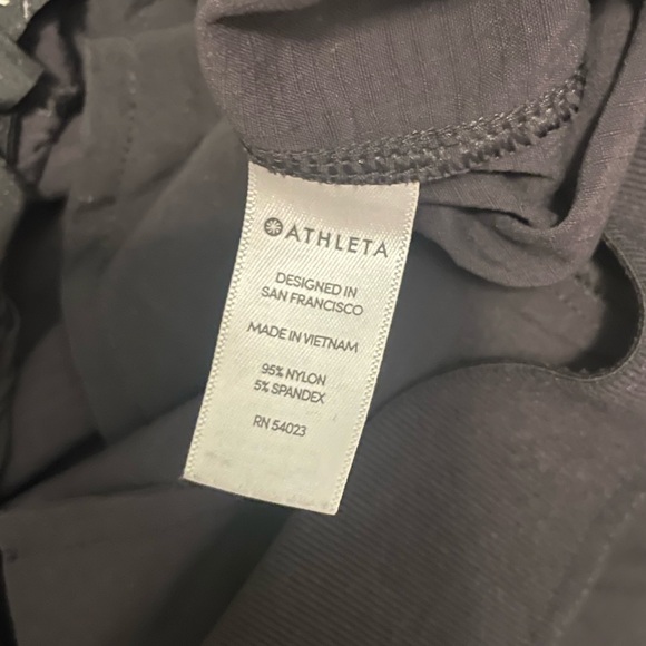 Athleta mod Trekkie short size 10 - Picture 8 of 9